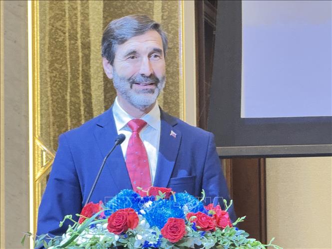 Bộ trưởng Ngoại giao Slovakia, ông Juraj Blanar phát biểu tại buổi gặp. Ảnh: Hải Ngọc - TTXVN