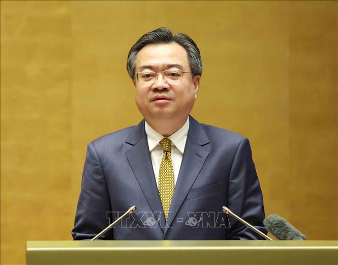 Đồng chí Nguyễn Thanh Nghị, Uỷ viên Bộ Chính trị, Bí thư Trung ương Đảng, Trưởng Ban Chính sách, chiến lược Trung ương giới thiệu chuyên đề “Kết luận và Kế hoạch phát triển kinh tế - xã hội và tài chính quốc gia và vay, trả nợ công, đầu tư công trung hạn 5 năm 2026 - 2030 gắn với thực hiện mục tiêu phấn đấu tăng trưởng “2 con số””. Ảnh: Phương Hoa - TTXVN