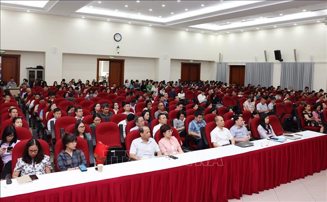 Các đảng viên thuộc Đảng bộ Thông tấn xã Việt Nam dự hội nghị trực tuyến tại điểm cầu trụ sở TTXVN (số 5 Lý Thường Kiệt, Hà Nội). Ảnh: Quốc Khánh - TTXVN