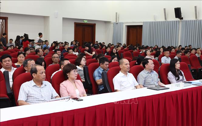 Các đảng viên thuộc Đảng bộ Thông tấn xã Việt Nam dự hội nghị trực tuyến tại điểm cầu trụ sở TTXVN (số 5 Lý Thường Kiệt, Hà Nội). Ảnh: Quốc Khánh - TTXVN