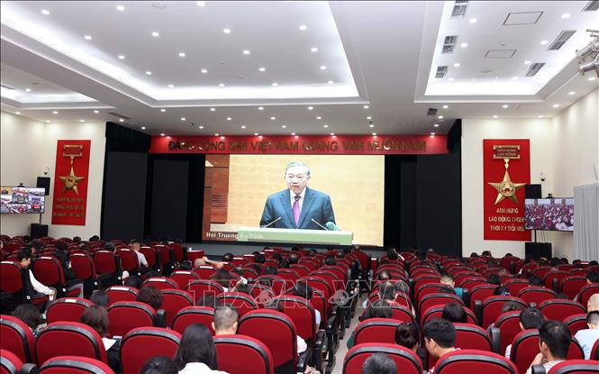 Đảng bộ TTXVN tổ chức hội nghị trực tuyến nghiên cứu, học tập, quán triệt và triển khai thực hiện Nghị quyết Trung ương II, Khóa XIV tại điểm cầu trụ sở TTXVN, số 5 Lý Thường Kiệt, Hà Nội. Ảnh: Quốc Khánh - TTXVN