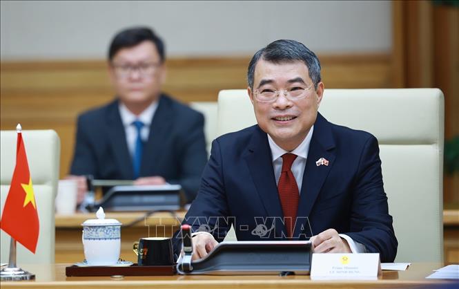 Thủ tướng Lê Minh Hưng phát biểu tại cuộc hội đàm với Thủ tướng Slovakia Robert Fico. Ảnh: Dương Giang - TTXVN 
