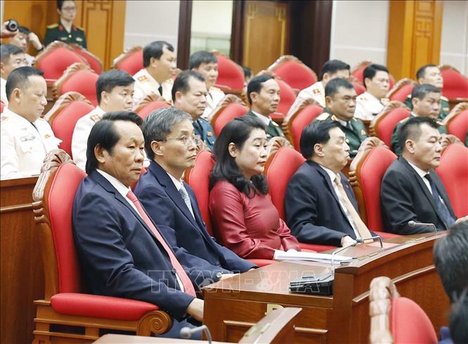 Các đại biểu tham dự Hội nghị công bố Quyết định của Bộ Chính trị về công tác cán bộ. Ảnh: Thống Nhất - TTXVN