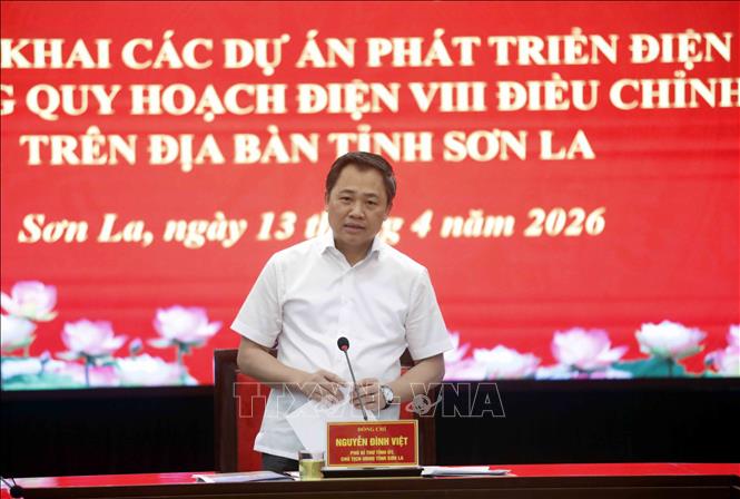 Chủ tịch UBND tỉnh Sơn La Nguyễn Đình Việt phát biểu. Ảnh: Quang Quyết - TTXVN