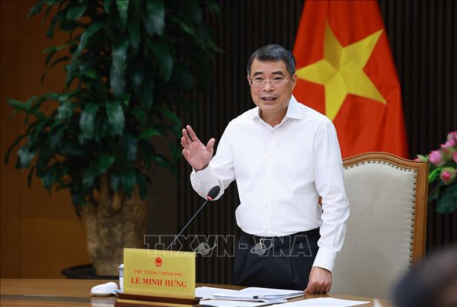 Thủ tướng Lê Minh Hưng chủ trì cuộc họp về cắt giảm thủ tục hành chính, điều kiện kinh doanh. Ảnh: Dương Giang - TTXVN
