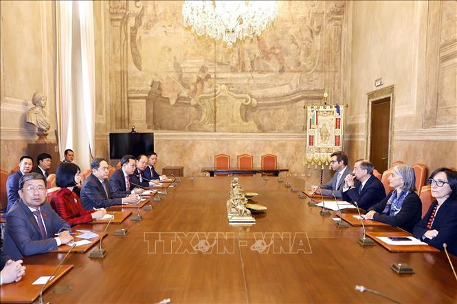 Chủ tịch Quốc hội Trần Thanh Mẫn tiếp Thị trưởng thành phố Milan Giuseppe Sala. Ảnh: Doãn Tấn – TTXVN