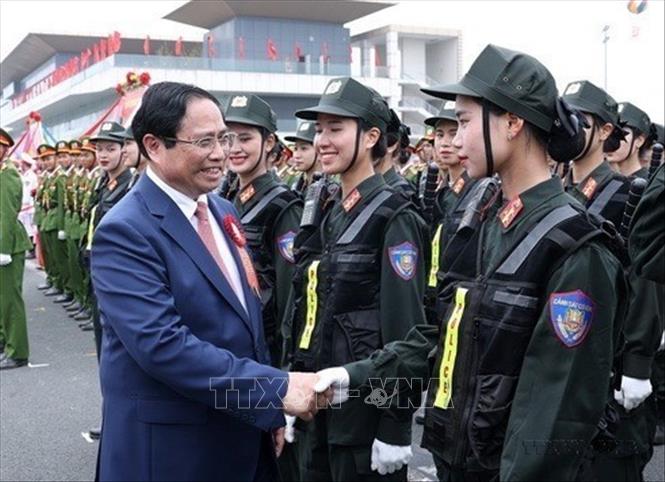 Sáng 14/4/2024, tại Hà Nội, Thủ tướng Phạm Minh Chính dự Lễ kỷ niệm 50 năm Ngày truyền thống lực lượng Cảnh sát cơ động (15/4/1974 - 15/4/2024) và đón nhận Danh hiệu Anh hùng Lực lượng vũ trang nhân dân lần thứ hai. Ảnh: Dương Giang - TTXVN