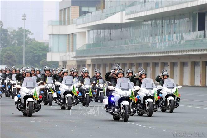 Khối xe mô tô đặc chủng tuần tra của lực lượng Cảnh sát cơ động tham gia diễu binh trong Lễ kỷ niệm 50 năm Ngày truyền thống lực lượng Cảnh sát cơ động (15/4/1974 - 15/4/2024) và đón nhận Danh hiệu Anh hùng Lực lượng vũ trang nhân dân lần thứ hai. Ảnh: Phạm Kiên - TTXVN