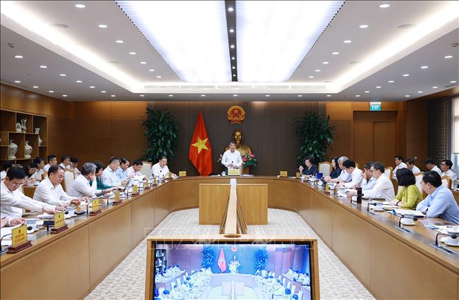 Thủ tướng Lê Minh Hưng chủ trì họp Thường trực Chính phủ với lãnh đạo Bộ Y tế. Ảnh: Dương Giang - TTXVN
