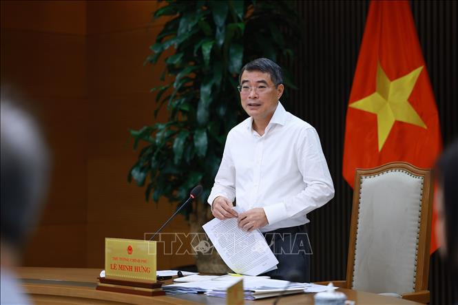 Thủ tướng Lê Minh Hưng chủ trì họp Thường trực Chính phủ với lãnh đạo Bộ Y tế. Ảnh: Dương Giang - TTXVN
