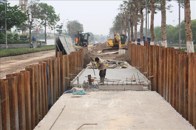 Tuyến thoát nước Hoàng Minh Thảo, đường DT3 khu đô thị Tây Hồ Tây, cơ bản hoàn thành hạng mục trước ngày 15/4. Ảnh: Nguyễn Thắng - TTXVN