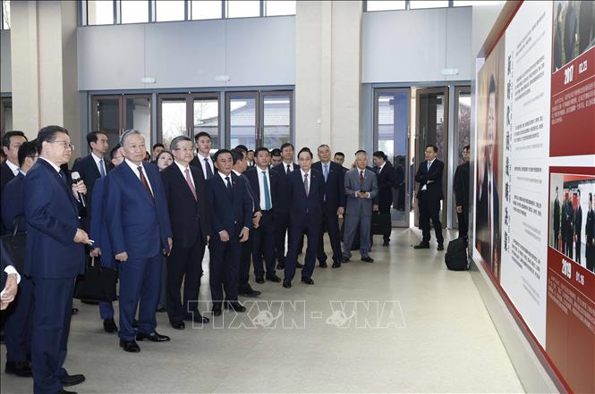  Tổng Bí thư, Chủ tịch nước Tô Lâm khảo sát tại Khu khởi động của Khu mới Hùng An, tỉnh Hà Bắc (Trung Quốc). Ảnh: Thống Nhất - TTXVN