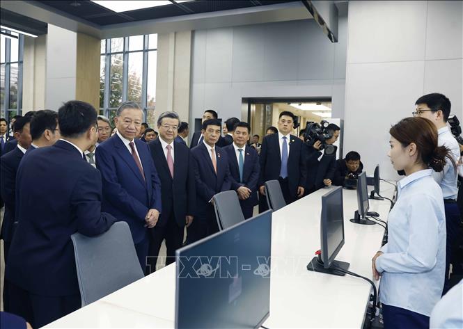  Tổng Bí thư, Chủ tịch nước Tô Lâm khảo sát tại Khu khởi động của Khu mới Hùng An, tỉnh Hà Bắc (Trung Quốc). Ảnh: Thống Nhất - TTXVN