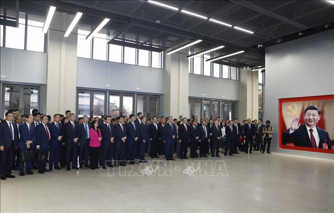  Tổng Bí thư, Chủ tịch nước Tô Lâm cùng Đoàn cấp cao Việt Nam khảo sát tại Khu khởi động của Khu mới Hùng An, tỉnh Hà Bắc (Trung Quốc). Ảnh: Thống Nhất - TTXVN