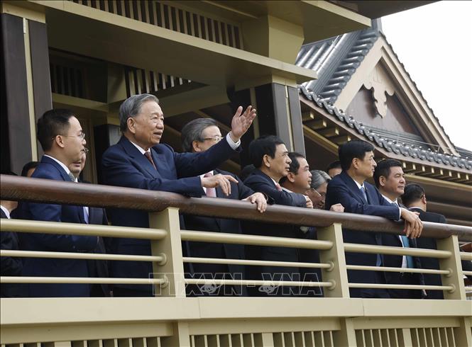 Tổng Bí thư, Chủ tịch nước Tô Lâm thăm khu vực xây dựng Khu khởi động của Khu mới Hùng An, tỉnh Hà Bắc. Ảnh: Thống Nhất - TTXVN 