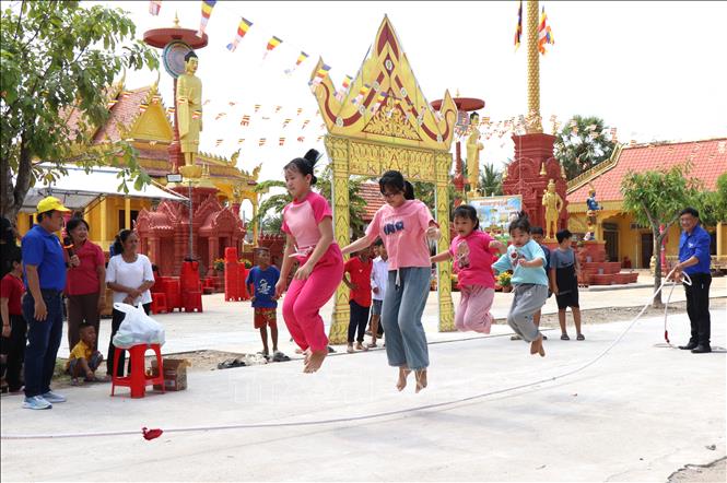 Các trò chơi dân gian trong ngày hội Văn hóa thanh niên dân tộc mừng Chôl Chnăm Thmây năm 2026. Ảnh: Lê Thúy Hằng – TTXVN