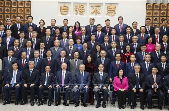 Tổng Bí thư, Chủ tịch nước Tô Lâm và đại biểu hai nước chụp ảnh chung. Ảnh: Thống Nhất - TTXVN