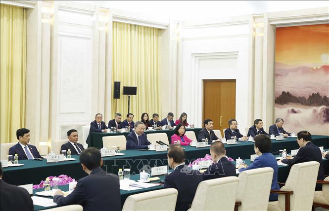 Tổng Bí thư, Chủ tịch nước Tô Lâm hội kiến Chủ tịch Chính hiệp toàn quốc Trung Quốc Vương Hộ Ninh. Ảnh: Thống Nhất - TTXVN