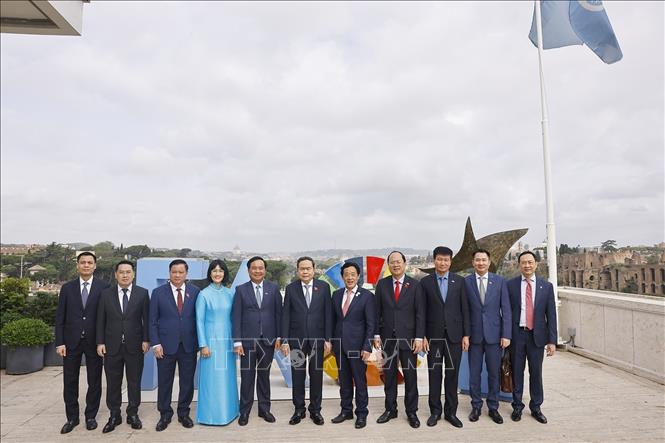 Chủ tịch Quốc hội Trần Thanh Mẫn gặp Tổng Giám đốc Tổ chức Nông nghiệp và Lương thực Liên hợp quốc (FAO) Khuất Đông Ngọc. Ảnh: Doãn Tấn – TTXVN