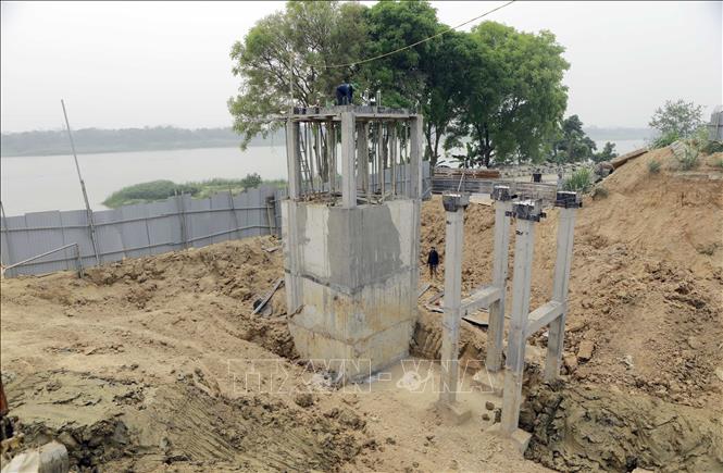  Dự án cải tạo, nâng cấp cống Dừa, xã Hải Lựu đang được đơn vị thi công đẩy nhanh tiến độ. Ảnh: Hoàng Hùng - TTXVN. Ảnh: Hoàng Hùng - TTXVN