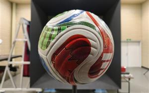 Giáo sư vật lý nhắc nhở các cầu thủ về quỹ đạo của quả bóng World Cup 2026