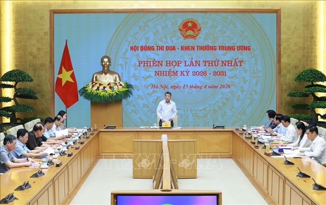 Thủ tướng Lê Minh Hưng, Chủ tịch Hội đồng Thi đua - Khen thưởng Trung ương chủ trì phiên họp lần thứ nhất, nhiệm kỳ 2026 - 2031. Ảnh: Dương Giang - TTXVN
