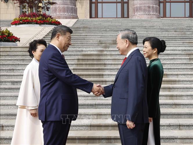 Tổng Bí thư, Chủ tịch nước Trung Quốc Tập Cận Bình và Phu nhân đón Tổng Bí thư, Chủ tịch nước Tô Lâm và Phu nhân. Ảnh: Thống Nhất – TTXVN