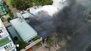 Cháy quán ăn trên tuyến đường trung tâm tỉnh Tây Ninh