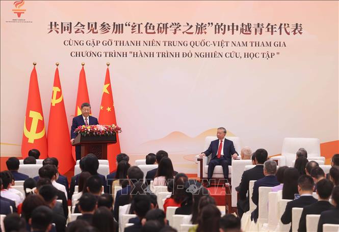 Tổng Bí thư, Chủ tịch nước Trung Quốc Tập Cận Bình phát biểu tại buổi gặp gỡ thanh niên hai nước tham gia chương trình “Hành trình Đỏ nghiên cứu, học tập”. Ảnh: Thống Nhất - TTXVN