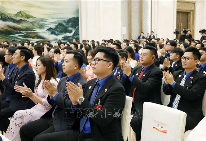 Đại biểu thanh niên Việt Nam - Trung Quốc tham gia chương trình “Hành trình Đỏ nghiên cứu, học tập” tại cuộc gặp gỡ với Tổng Bí thư, Chủ tịch nước Tô Lâm và Tổng Bí thư, Chủ tịch nước Trung Quốc Tập Cận Bình. Ảnh: Thống Nhất - TTXVN