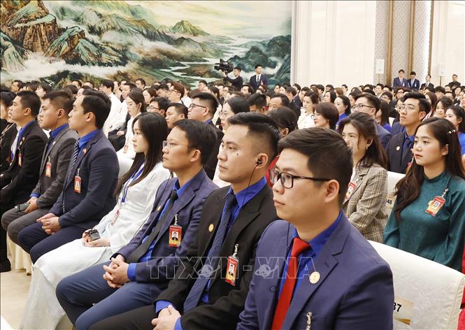 Đại biểu thanh niên Việt Nam - Trung Quốc tham gia chương trình “Hành trình Đỏ nghiên cứu, học tập” tại cuộc gặp gỡ với Tổng Bí thư, Chủ tịch nước Tô Lâm và Tổng Bí thư, Chủ tịch nước Trung Quốc Tập Cận Bình. Ảnh: Thống Nhất - TTXVN