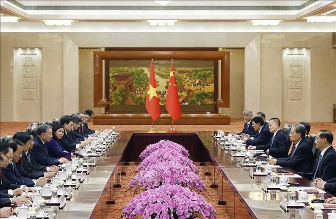 Tổng Bí thư, Chủ tịch nước Tô Lâm hội kiến Ủy viên trưởng Nhân đại toàn quốc Trung Quốc Triệu Lạc Tế. Ảnh: Thống Nhất - TTXVN