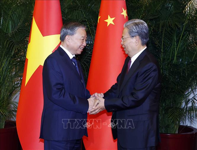 Tổng Bí thư, Chủ tịch nước Tô Lâm hội kiến Ủy viên trưởng Nhân đại toàn quốc Trung Quốc Triệu Lạc Tế. Ảnh: Thống Nhất - TTXVN