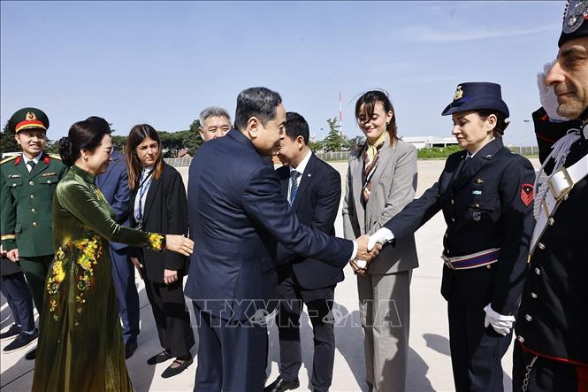 Lễ tiễn Chủ tịch Quốc hội Trần Thanh Mẫn và Phu nhân tại sân bay Ciampino, thủ đô Rome, Cộng hòa Italy. Ảnh: Doãn Tấn – TTXVN