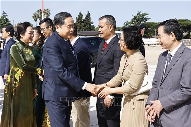 Lễ tiễn Chủ tịch Quốc hội Trần Thanh Mẫn và Phu nhân tại sân bay Ciampino, thủ đô Rome, Cộng hòa Italy. Ảnh: Doãn Tấn – TTXVN
