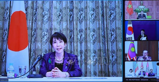 Thủ tướng Nhật Bản Takaichi Sanae chủ trì Hội nghị Thượng đỉnh trực tuyến Cộng đồng phát thải ròng bằng 0 châu Á (AZEC) mở rộng. Ảnh: Dương Giang-TTXVN