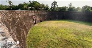 Khám phá kiến trúc độc đáo Hổ Quyền tại Huế