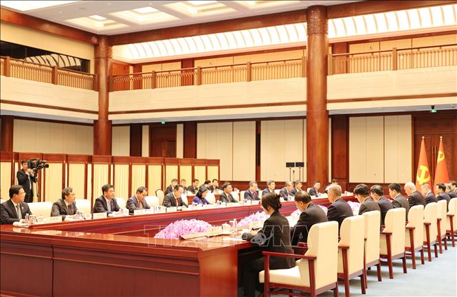 Cuộc gặp đại diện hai Bộ Chính trị Việt Nam - Trung Quốc lần thứ 8. Ảnh: Công Tuyên - PV TTXVN tại Trung Quốc