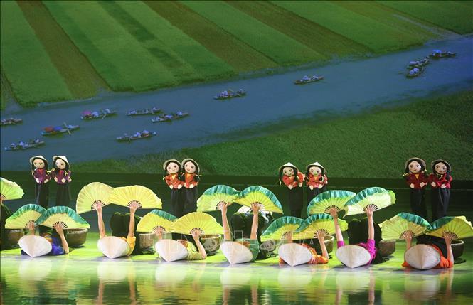 Chương trình biểu diễn nghệ thuật Việt Nam – Trung Quốc. Ảnh: Thống Nhất -TTXVN