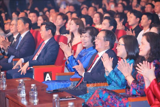 Các đại biểu tham dự buổi lễ. Ảnh: Hoàng Hiếu - TTXVN