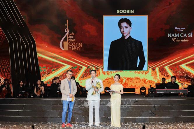 Ca sĩ Soobin Hoàng Sơn đoạt giải 