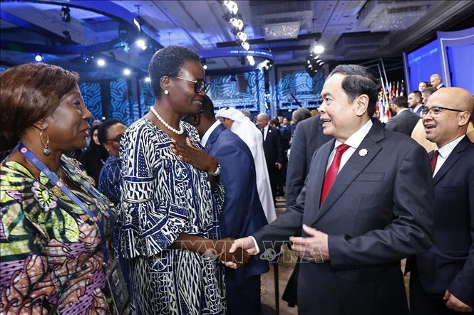 Chủ tịch Quốc hội Trần Thanh Mẫn với Chủ tịch Liên minh Nghị viện Thế giới (IPU) Tulia Ackson. Ảnh: Doãn Tấn - TTXVN