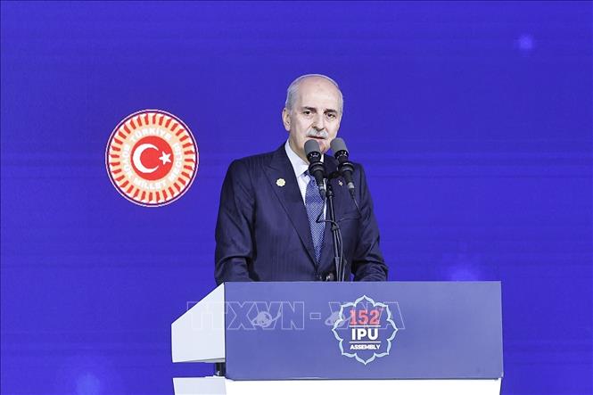 Chủ tịch Quốc hội Thổ Nhĩ Kỳ Numan Kurtulmus phát biểu. Ảnh: Doãn Tấn - TTXVN