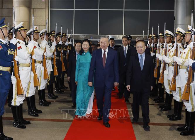 Lễ tiễn Tổng Bí thư, Chủ tịch nước Tô Lâm và Phu nhân tại Ga Bắc Kinh Tây, Thủ đô Bắc Kinh. Ảnh: Thống Nhất - TTXVN