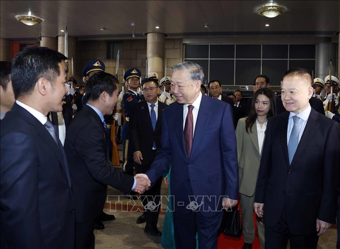 Lễ tiễn Tổng Bí thư, Chủ tịch nước Tô Lâm và Phu nhân tại Ga Bắc Kinh Tây, Thủ đô Bắc Kinh. Ảnh: Thống Nhất - TTXVN