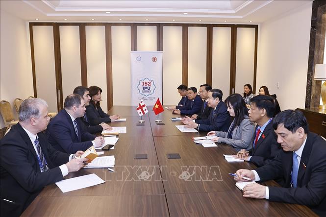 Chủ tịch Quốc hội Trần Thanh Mẫn gặp Chủ tịch Quốc hội Gruzia Shalva Papuashvili. Ảnh: Doãn Tấn – TTXVN