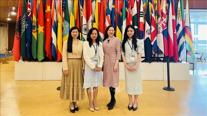 Đoàn Việt Nam tham dự Kỳ họp lần thứ 224 Hội đồng chấp hành UNESCO. Ảnh: TTXVN phát 