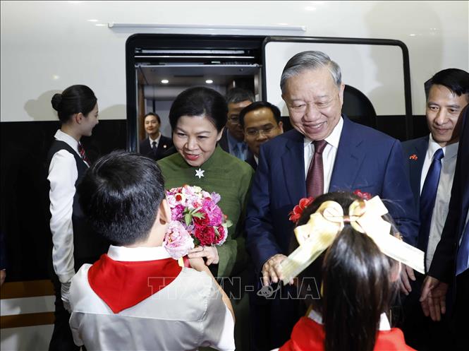Lễ đón Tổng Bí thư, Chủ tịch nước Tô Lâm và Phu nhân tại Ga Nam Ninh Đông, thành phố Nam Ninh. Ảnh: Thống Nhất - TTXVN