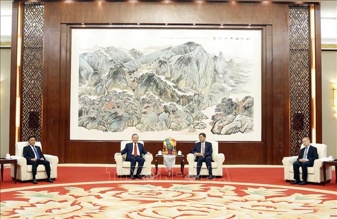 Tổng Bí thư, Chủ tịch nước Tô Lâm tiếp đồng chí Trần Cương, Uỷ viên Trung ương Đảng, Bí thư Khu uỷ Khu tự trị dân tộc Choang Quảng Tây. Ảnh: Thống Nhất - TTXVN