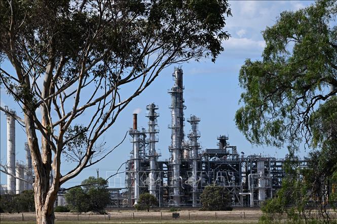 Nhà máy lọc dầu Viva Energy ở thành phố Geelong, bang Victoria, Australia ngày 16/4/2026. Ảnh: THX/TTXVN